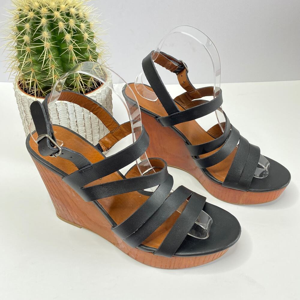 Lucky Brand Larinaa Black strapped wedge sandals